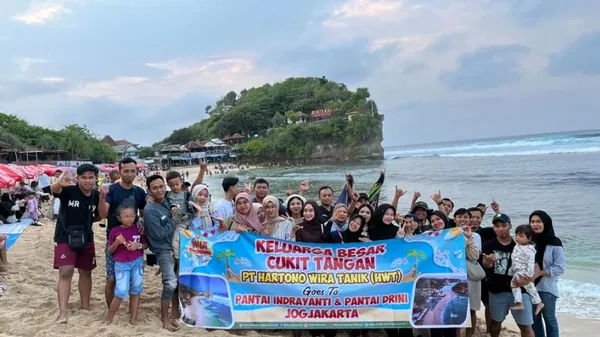 Keseruan Beach Fun Game di Pantai Drini: Mempererat kebersamaan keluarga di atas pasir putih yang asri