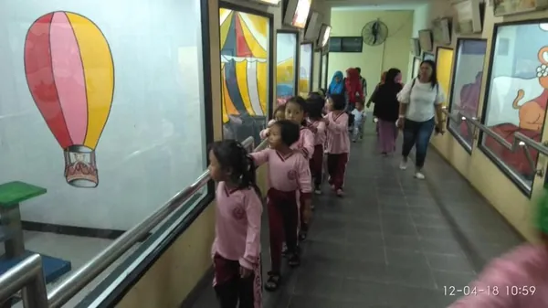 Fasilitas rekreasi air yang lengkap untuk melepas penat setelah sesi edukasi di gua