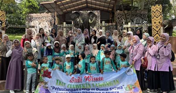 Pengalaman Safari Adventure: Melihat habitat asli satwa liar langsung dari bus pariwisata